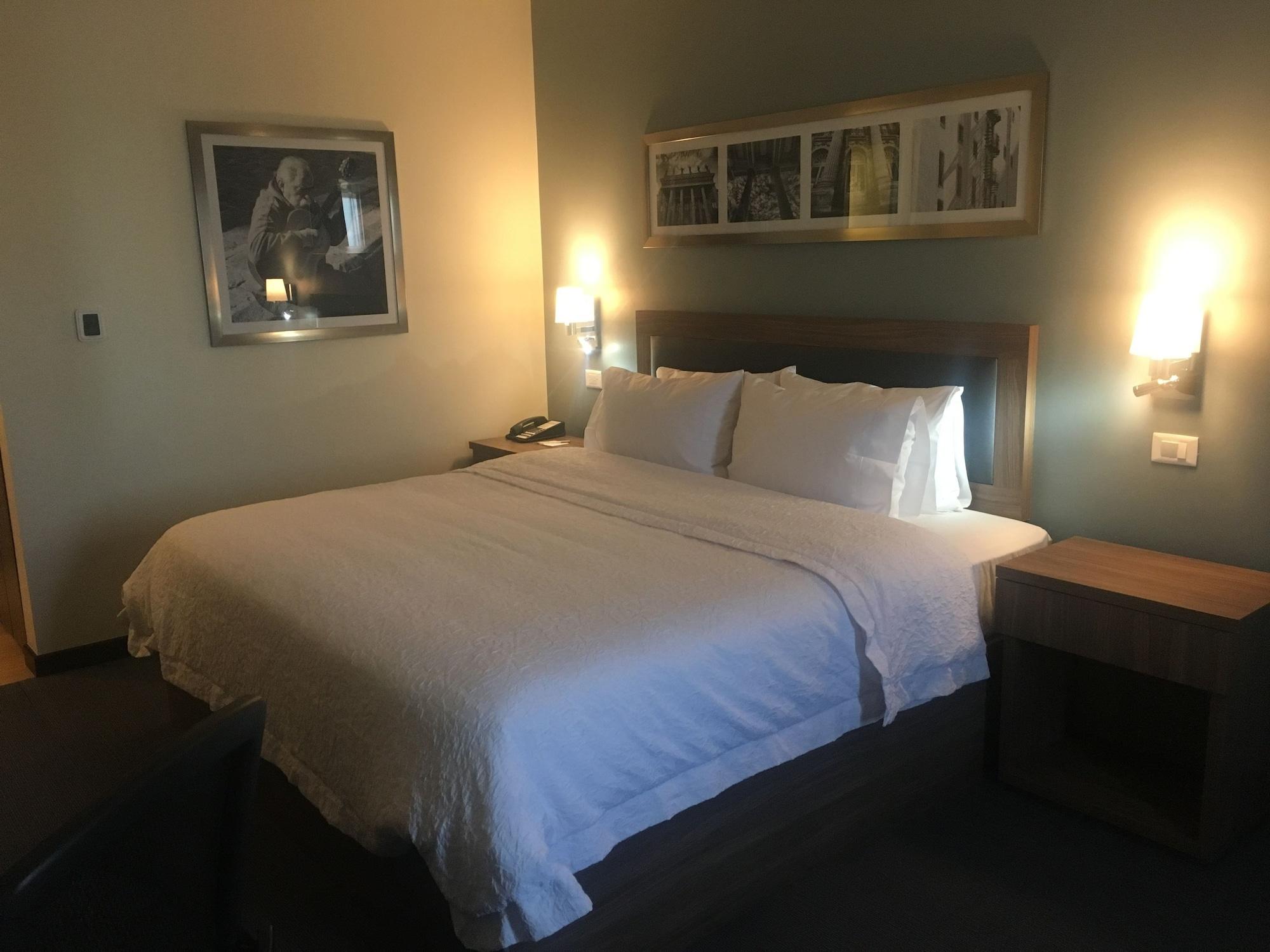 Hampton Inn & Suites By Hilton Salamanca Bajio מראה חיצוני תמונה
