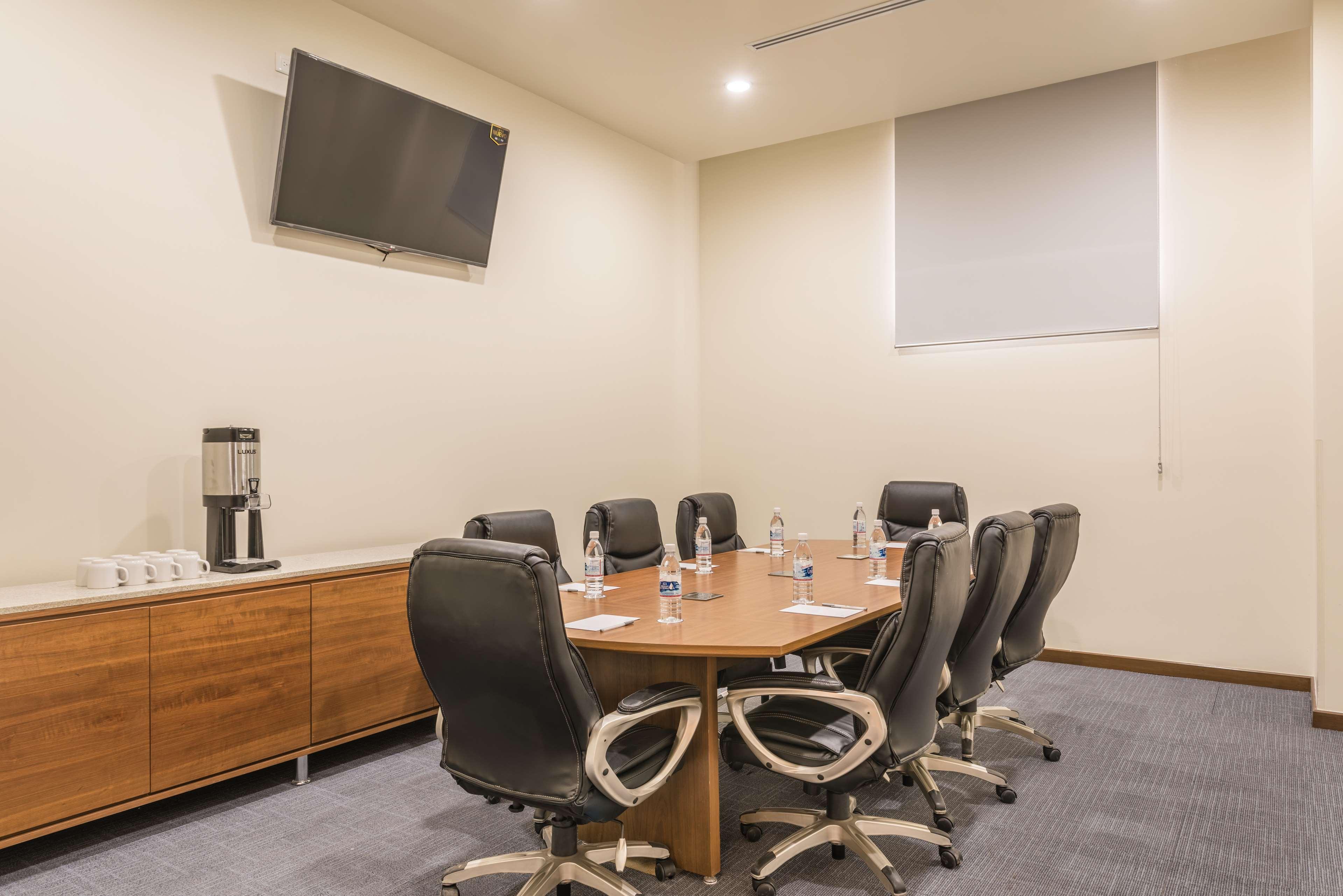 Hampton Inn & Suites By Hilton Salamanca Bajio מראה חיצוני תמונה