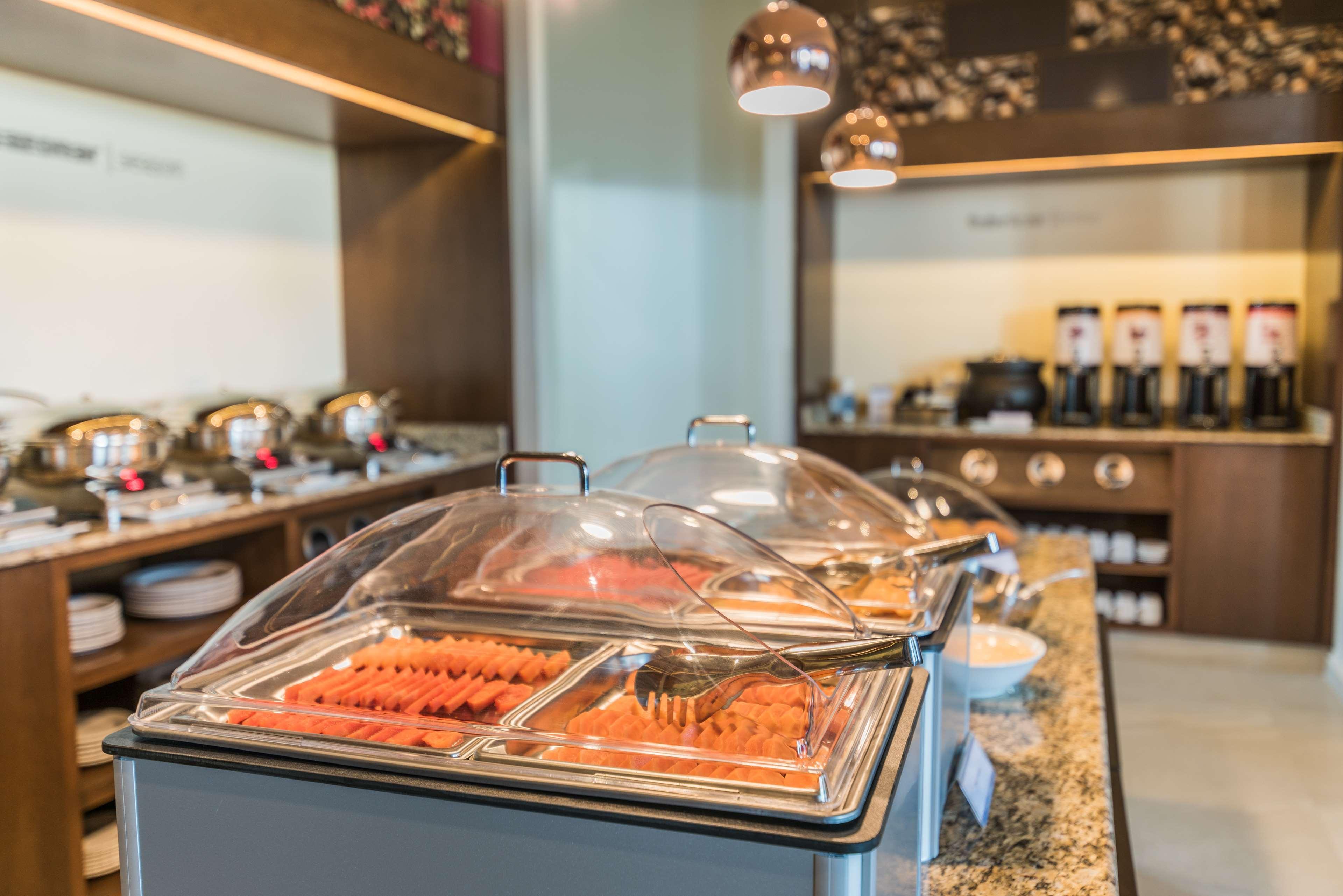 Hampton Inn & Suites By Hilton Salamanca Bajio מראה חיצוני תמונה