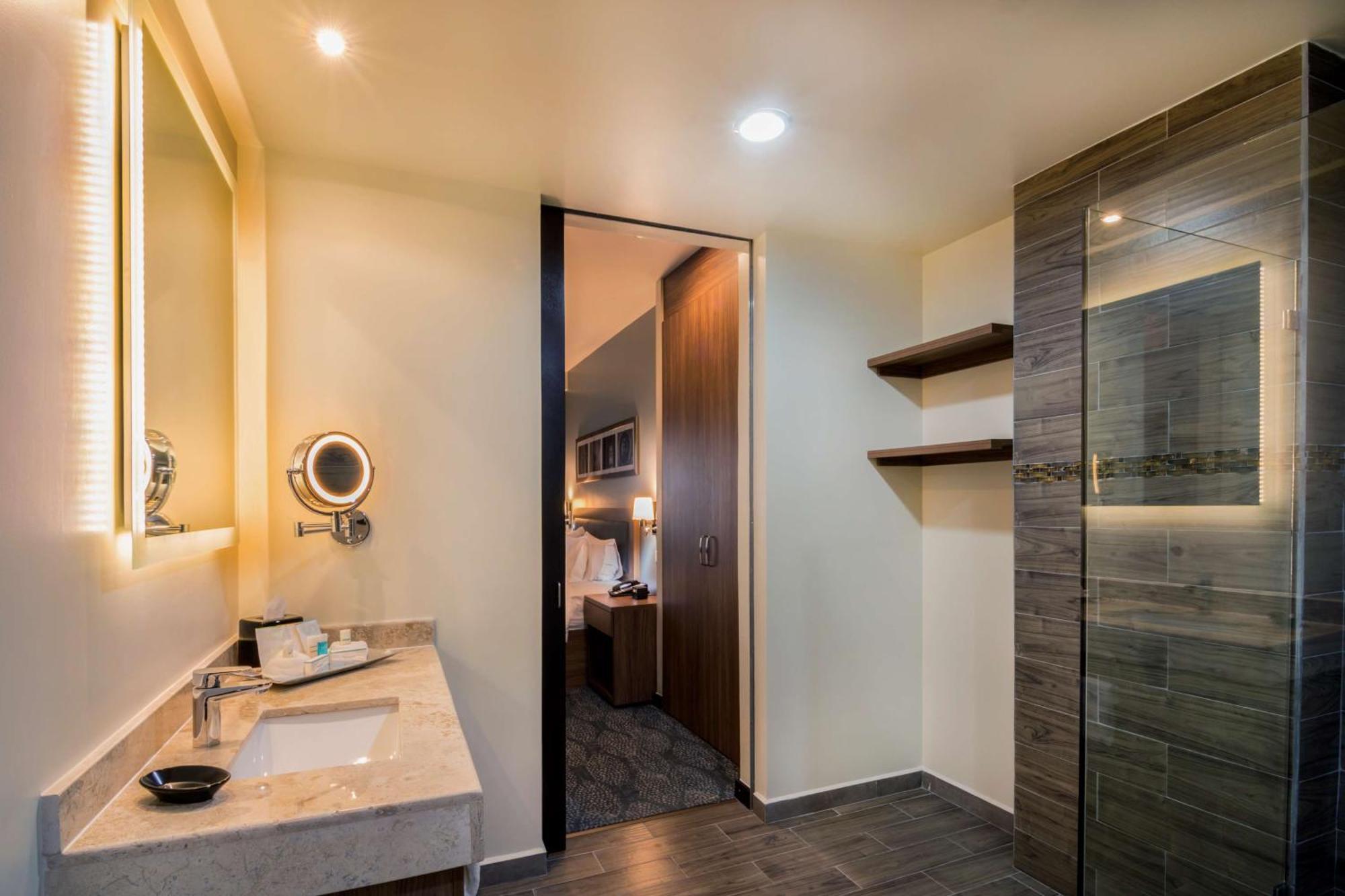 Hampton Inn & Suites By Hilton Salamanca Bajio מראה חיצוני תמונה